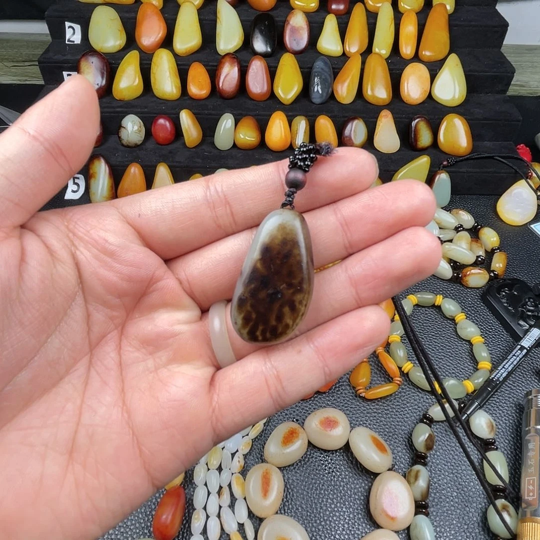 和田玉吊坠(赠链)未镶嵌