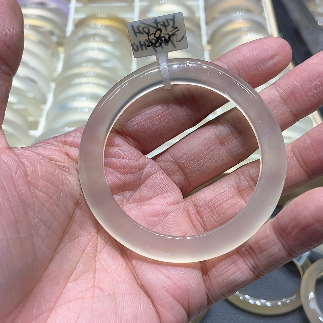 玛瑙/玉髓手镯未镶嵌c****t013