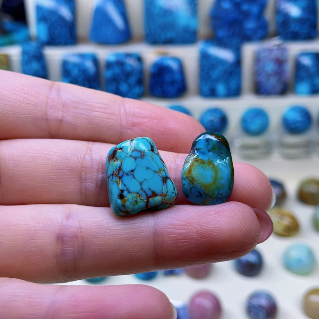 绿松石未镶嵌颈饰