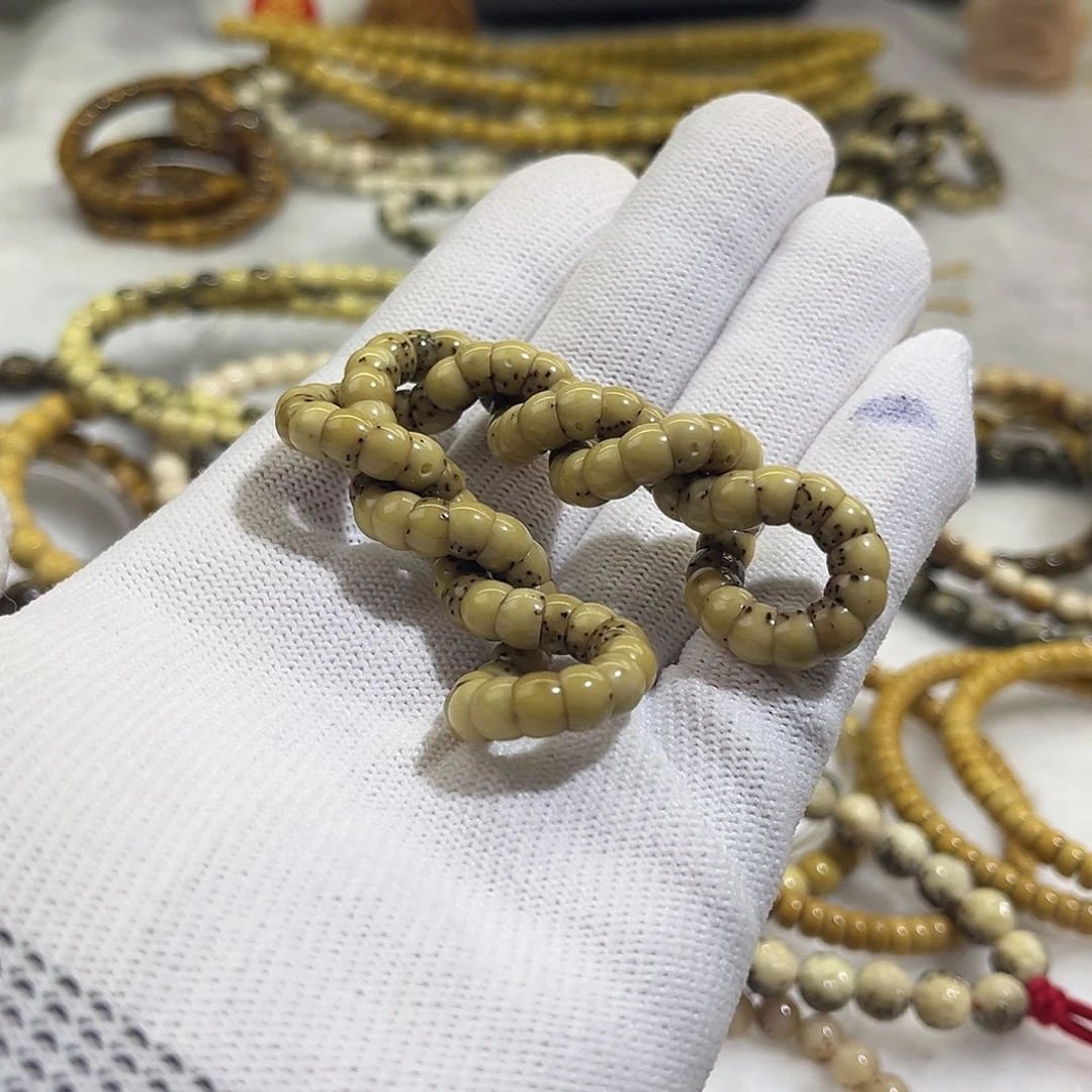 李***…吊坠星月菩提玉化大肠