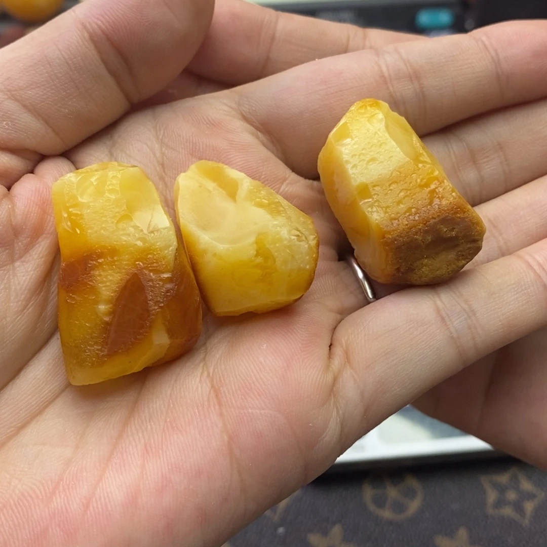 定制琥珀未镶嵌蜜蜡