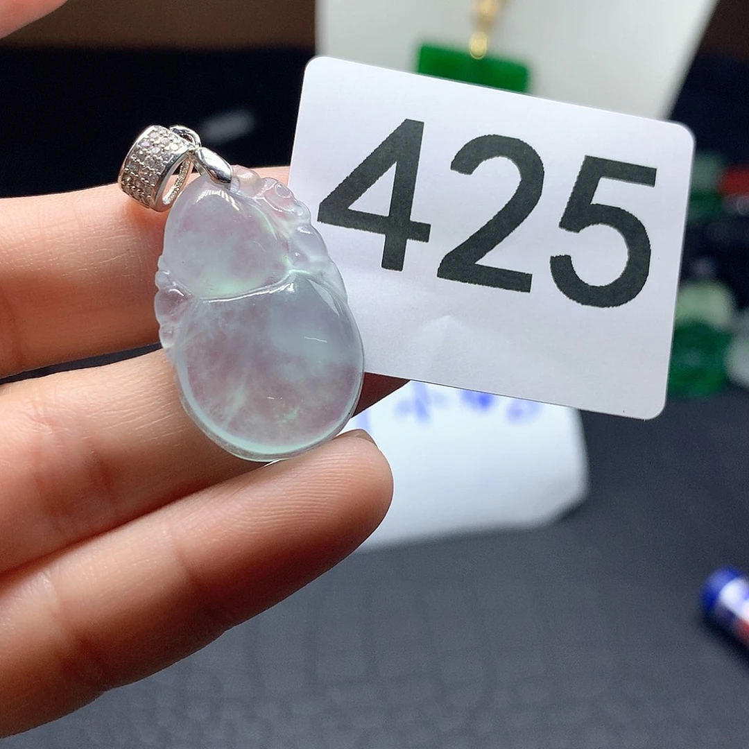 翡翠吊坠(赠链)未镶嵌