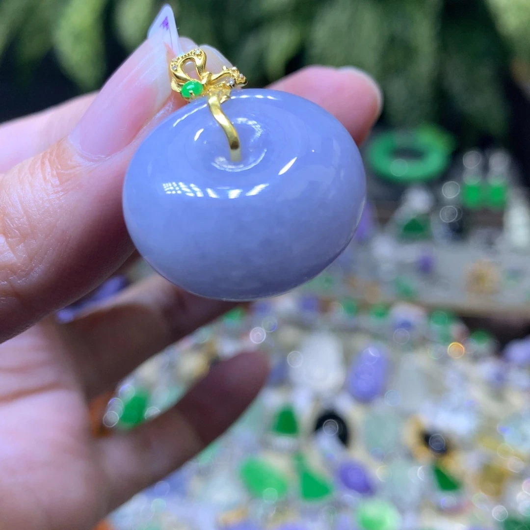 颈饰18K金镶嵌翡翠