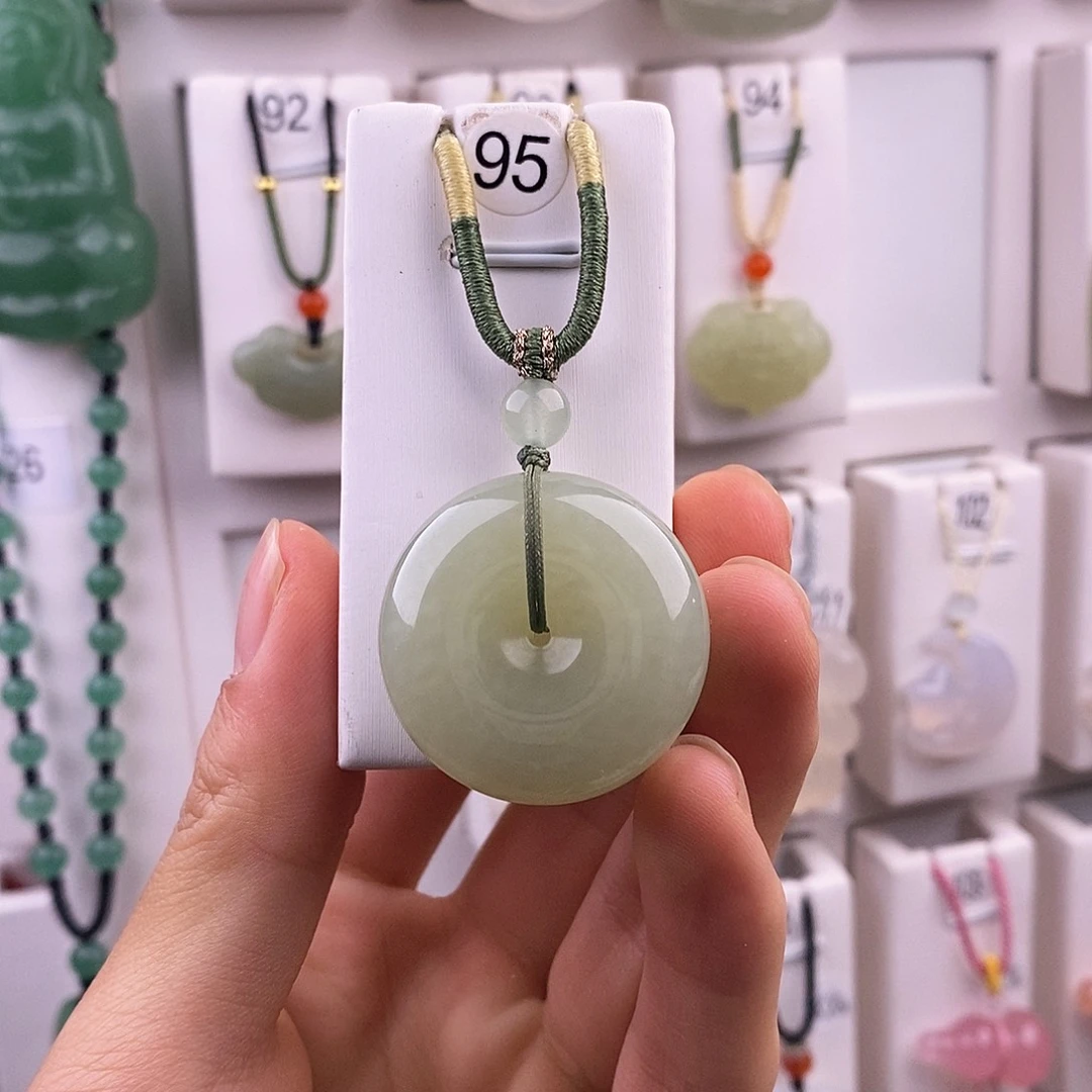 翟***看颈饰未镶嵌和田玉