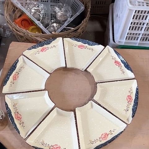 微瑕，不能明火，口径18高度3，8个拼盘