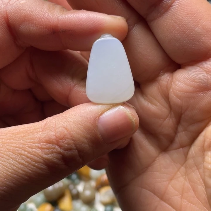 和田玉未镶嵌珠宝半成品