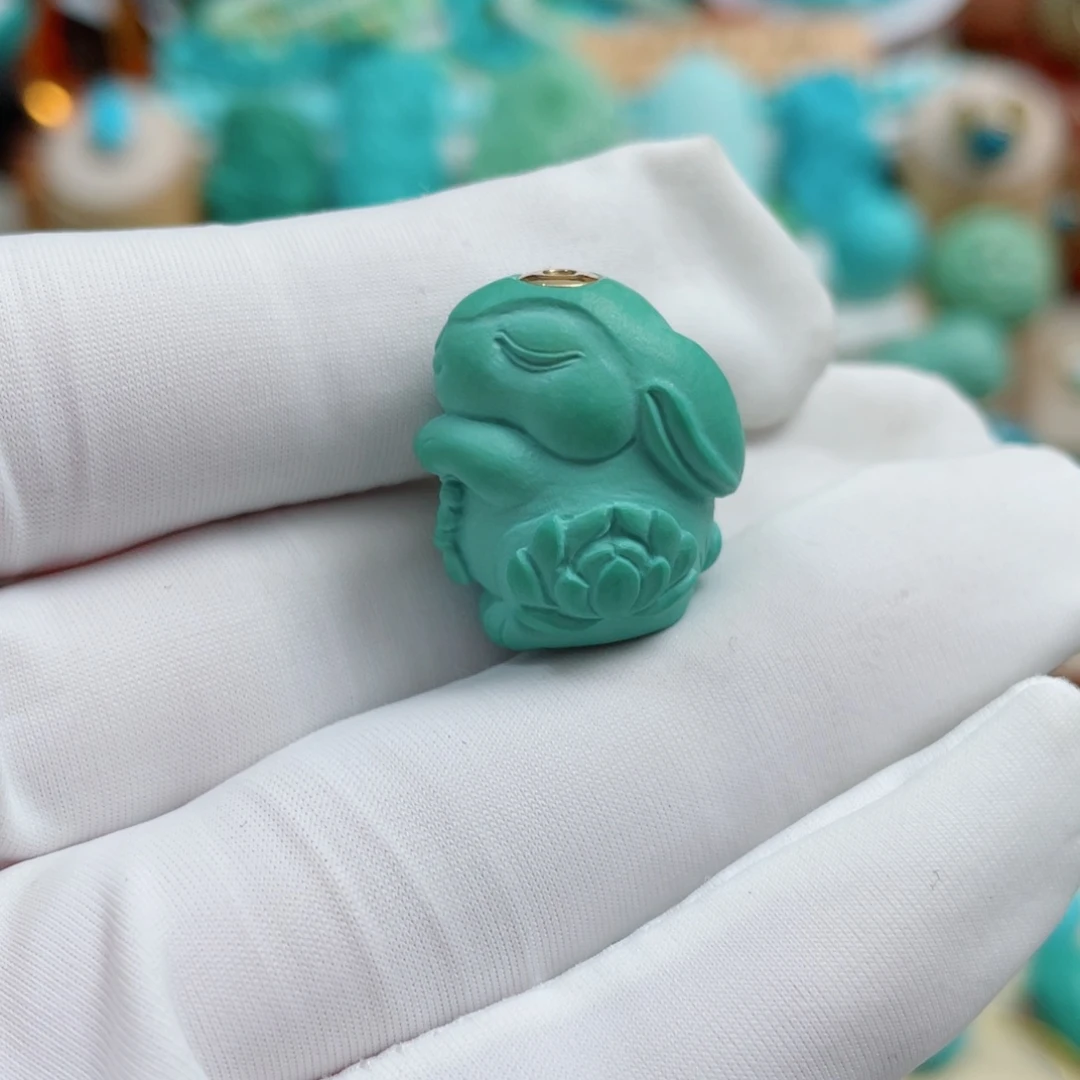 绿松石未镶嵌珠宝奇石