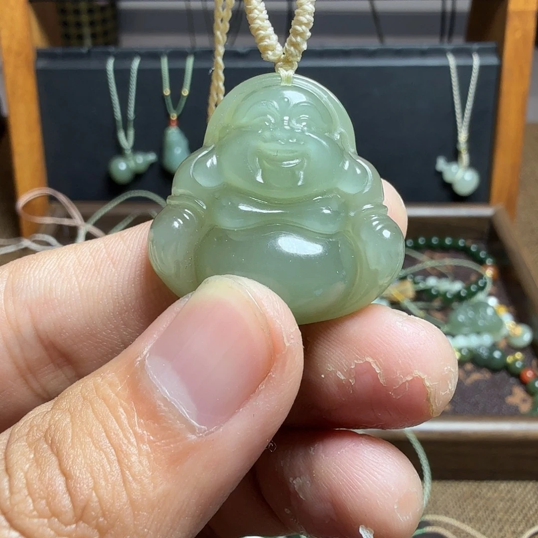 n***u和田玉未镶嵌颈饰