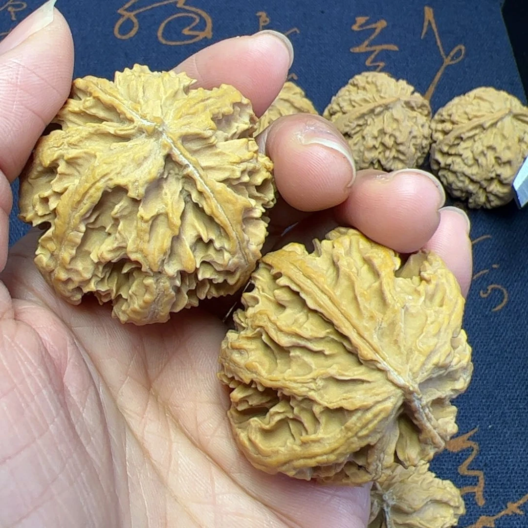 文玩核桃把件秦岭野生植物核桃