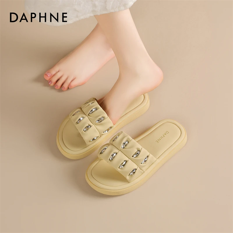 达芙妮爆款法式高级感水钻厚底拖鞋女2025夏季外穿仙女风一字凉拖