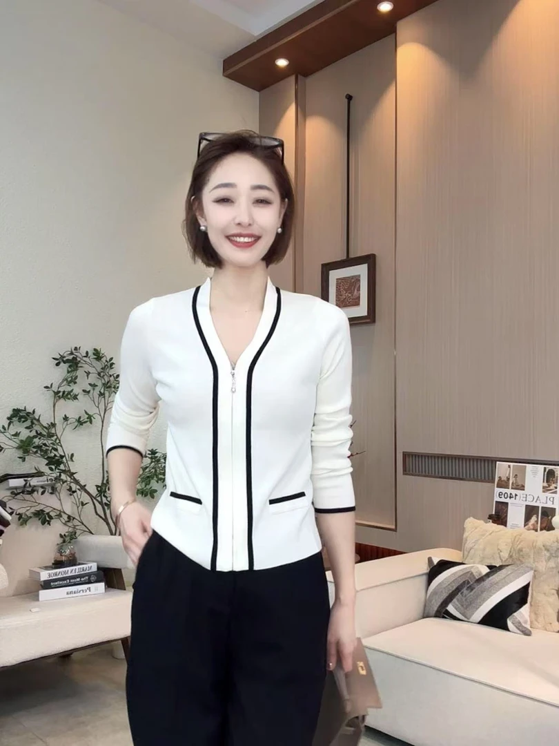 FIGO LOVE 春季简约撞色V领拉链开衫9170