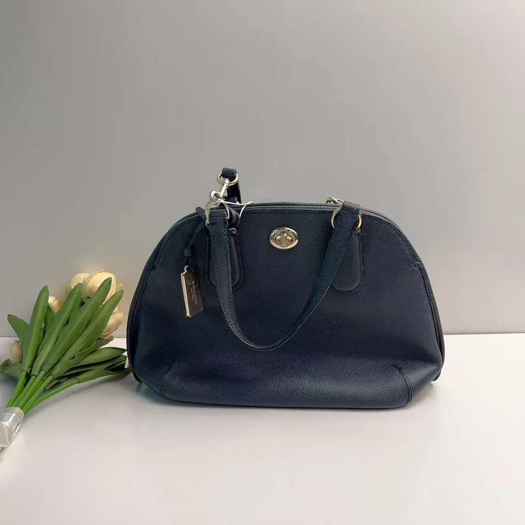 95新 COACH/蔻驰 蔻驰蓝色贝壳百搭单肩包