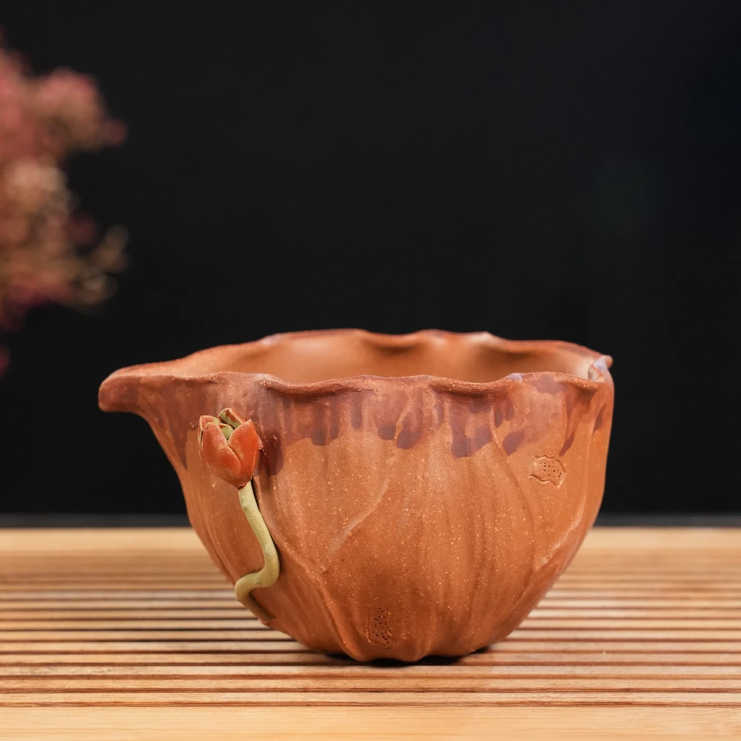 GS24-035   朱红章  宜兴手工紫砂  荷叶公道杯