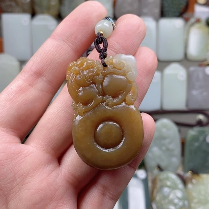 和田玉（糖玉）未镶嵌颈饰