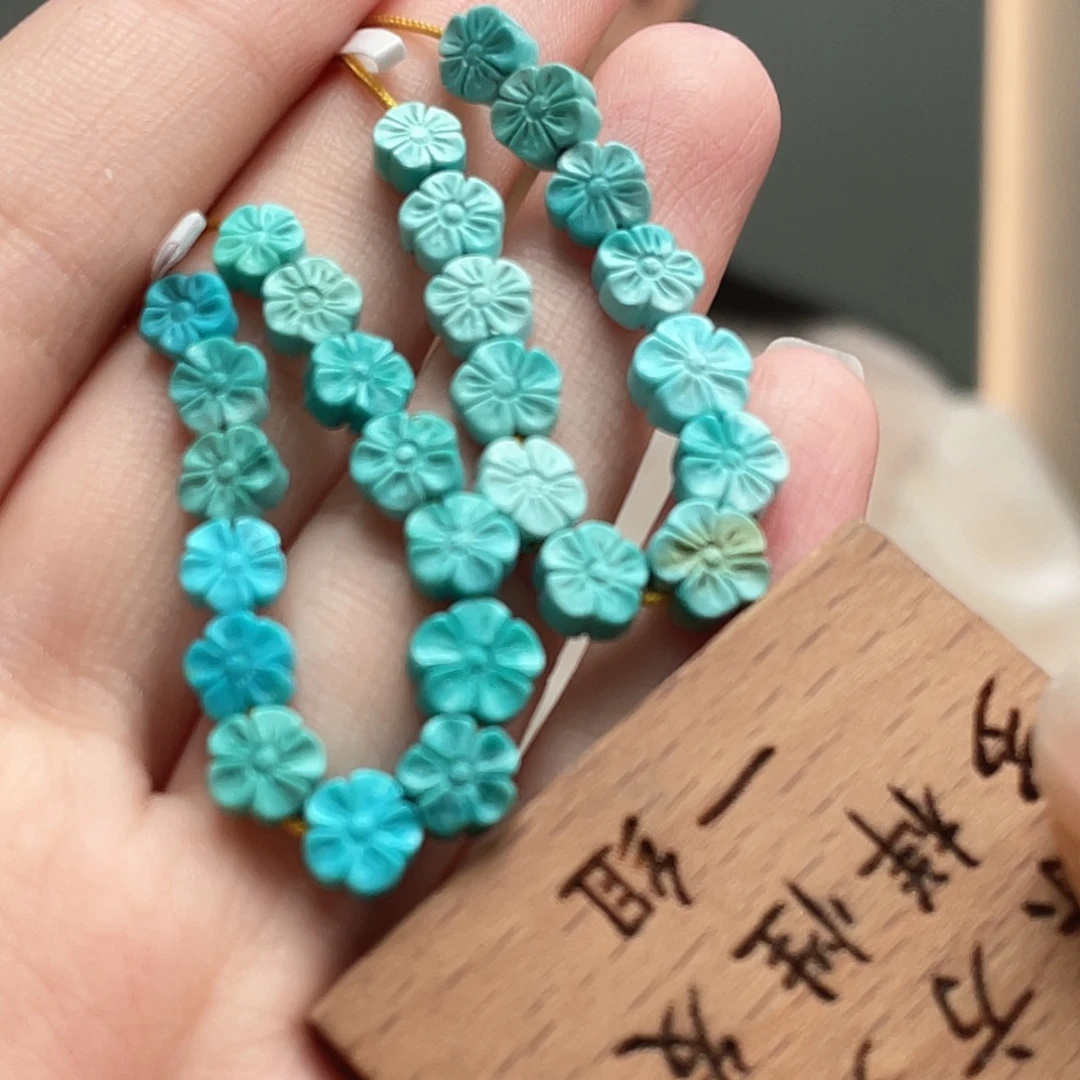 绿松石未镶嵌颈饰