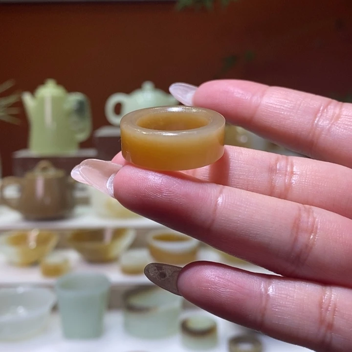 未镶嵌和田玉摆件且末黄糖戒指18mm