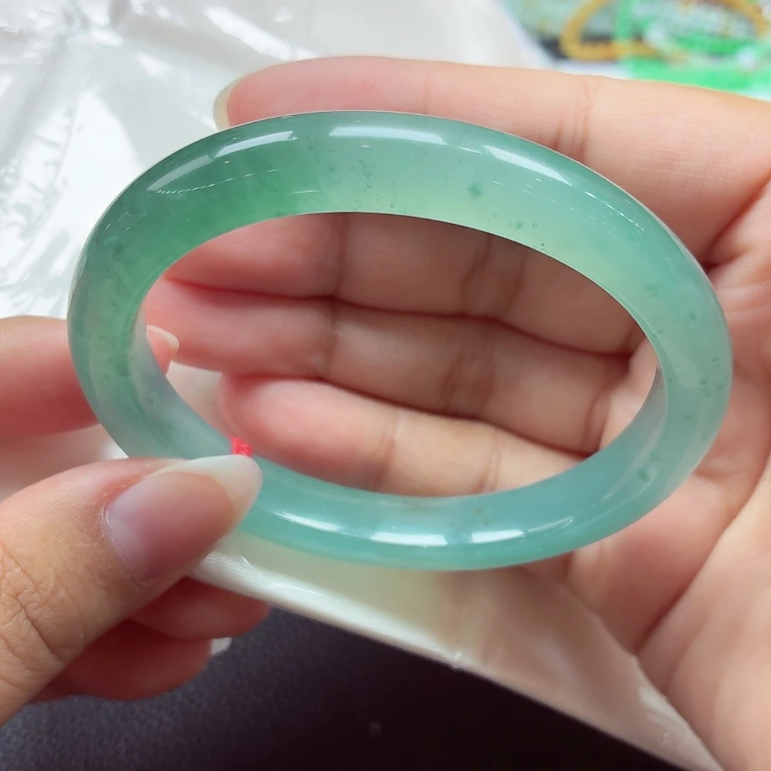 翡翠未镶嵌手镯（贵妃镯）天然缅甸A货翡翠