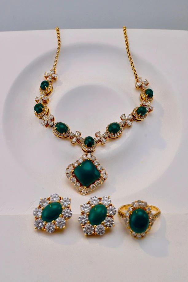 绿松石原矿高瓷玉化透光帝王绿18K金钻镶嵌套装