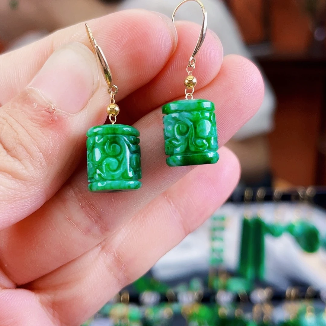 18K金镶嵌翡翠耳饰