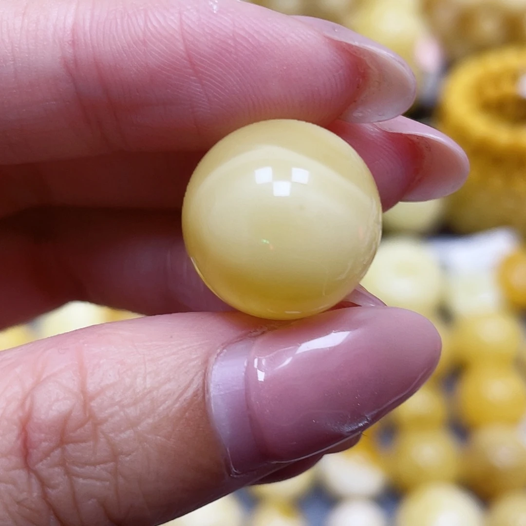 蜜蜡未镶嵌裸石16.6mm瑕