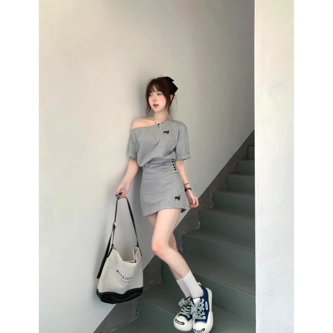 夏季简约收腰一字肩斜肩短袖短裙两件套女韩系减龄休闲运动服套装