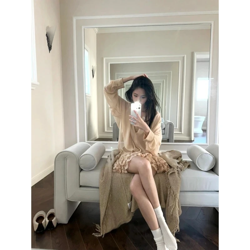 2025春季新款气质纯欲风设计感V领微透小衫不规则蕾丝边半身短裙