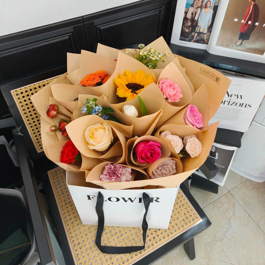 一岁一花18朵不一样的鲜花送女友老婆成人礼全国同城花店配送到家