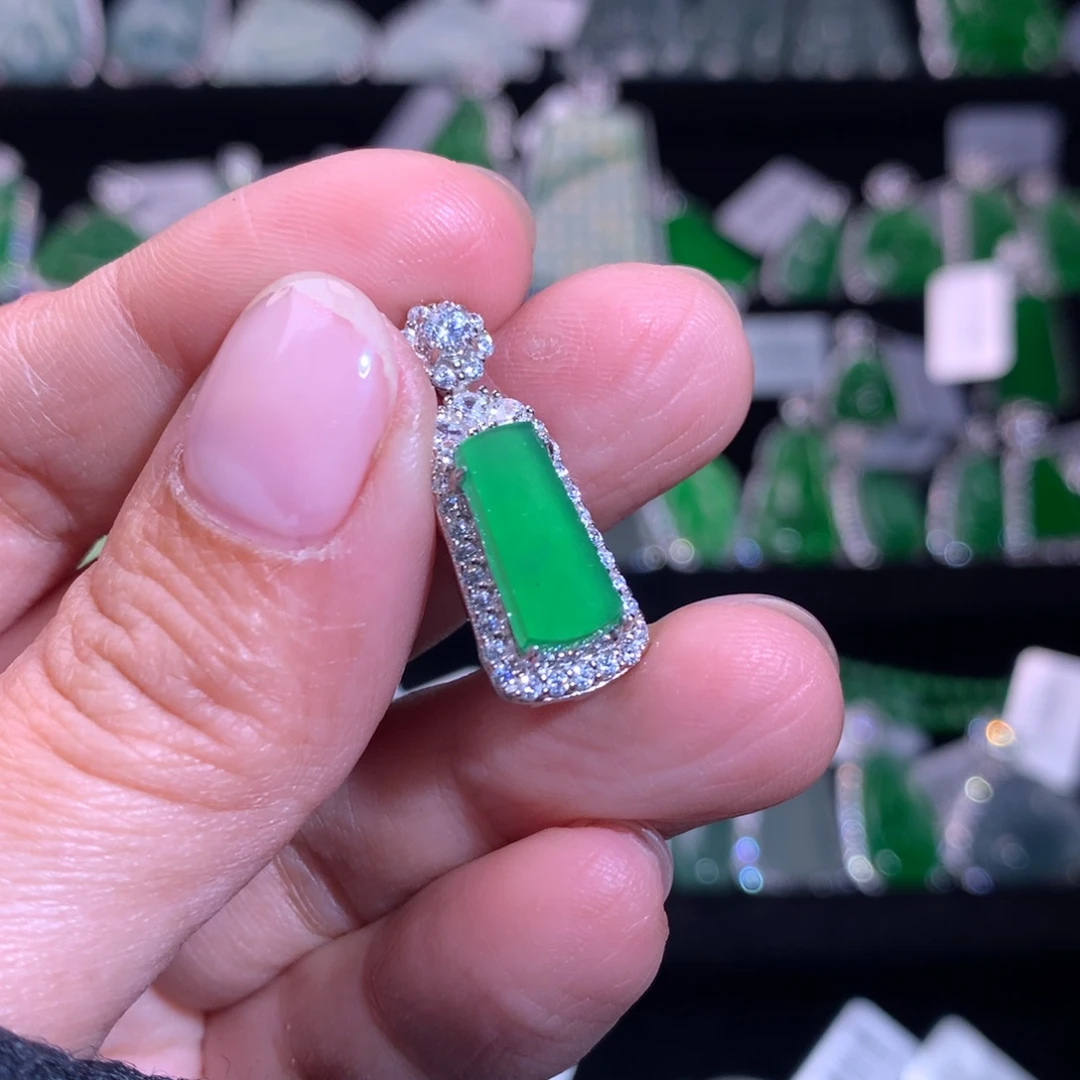 【闪购商品】银S925镶嵌翡翠耳饰