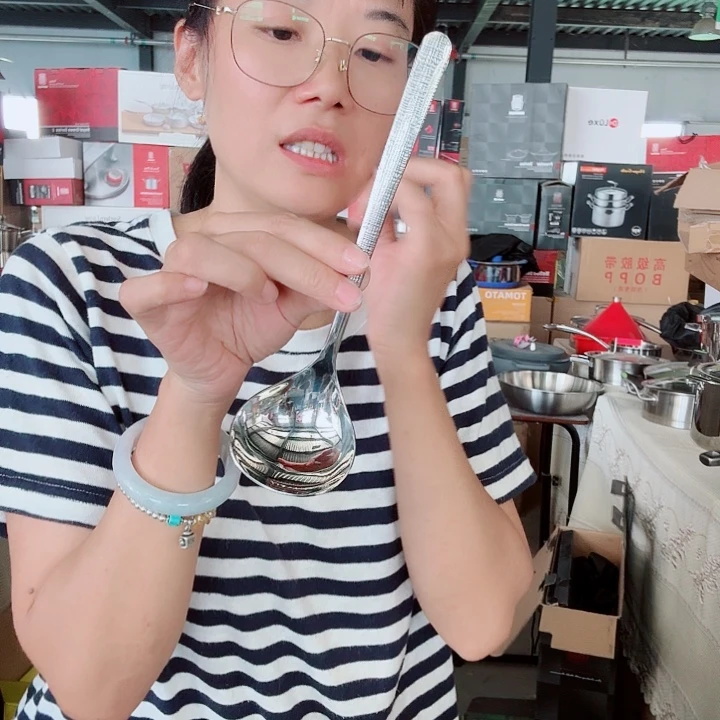 不锈钢拉夫小汤勺一只