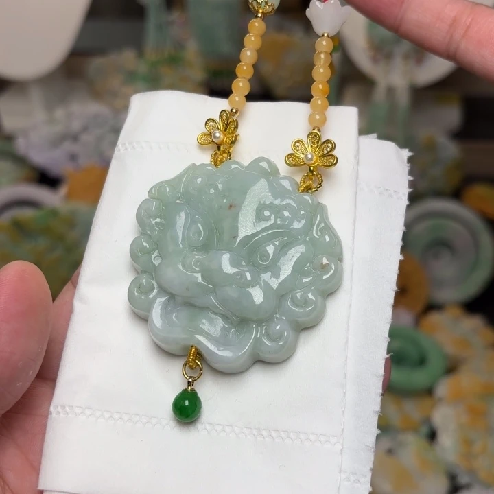 翡翠未镶嵌颈饰吊坠