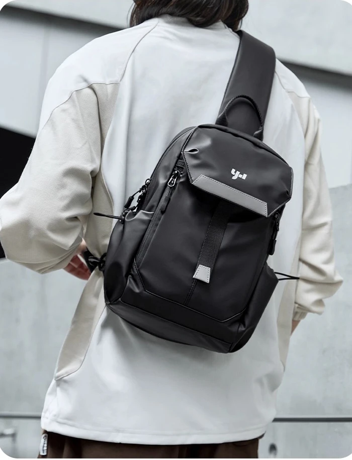 斜挎包男款运动小背包2025新款时尚男士腰包胸包机车邮差包骑行包