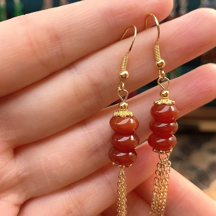 石英质玉耳钉合金