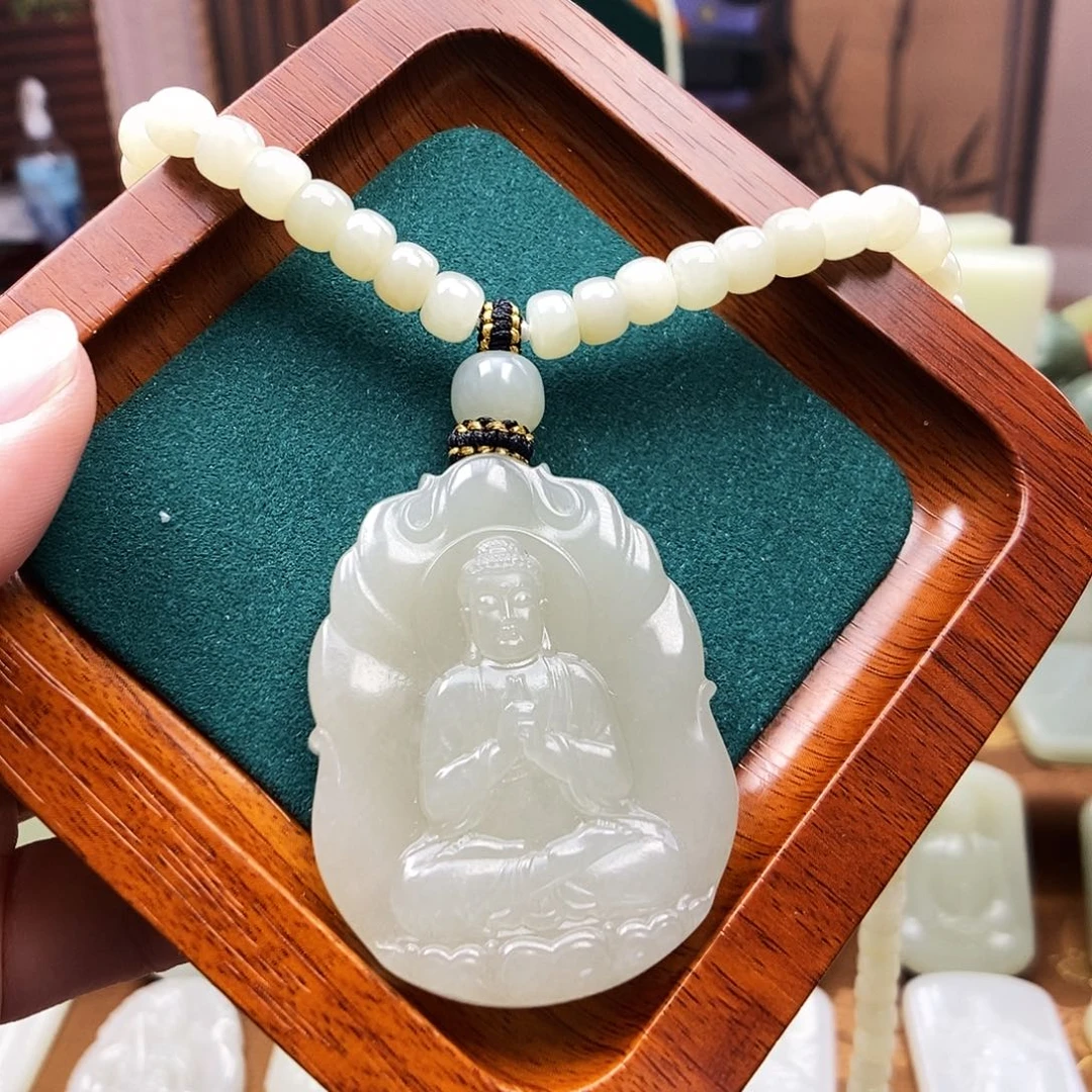 颈饰未镶嵌和田玉