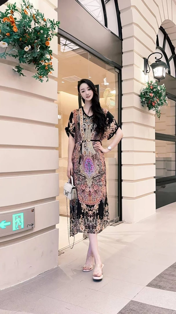 【2504 罗马假日】25年新款时尚显瘦印花桑蚕丝气质修身连衣裙