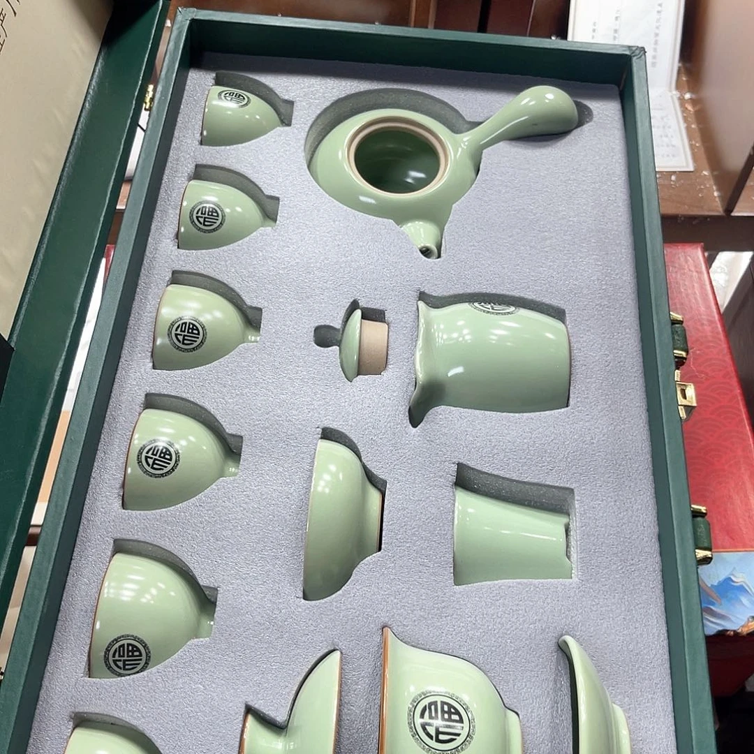 孤品茶具套装等。