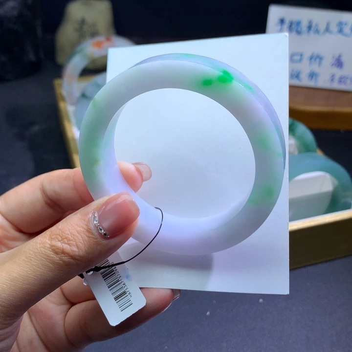 定制翡翠未镶嵌翡翠手镯