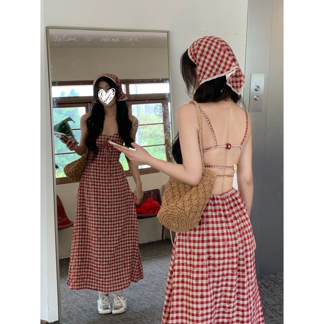 红色格子连衣裙女夏海边度假风温柔甜美露背吊带裙气质收腰中长裙