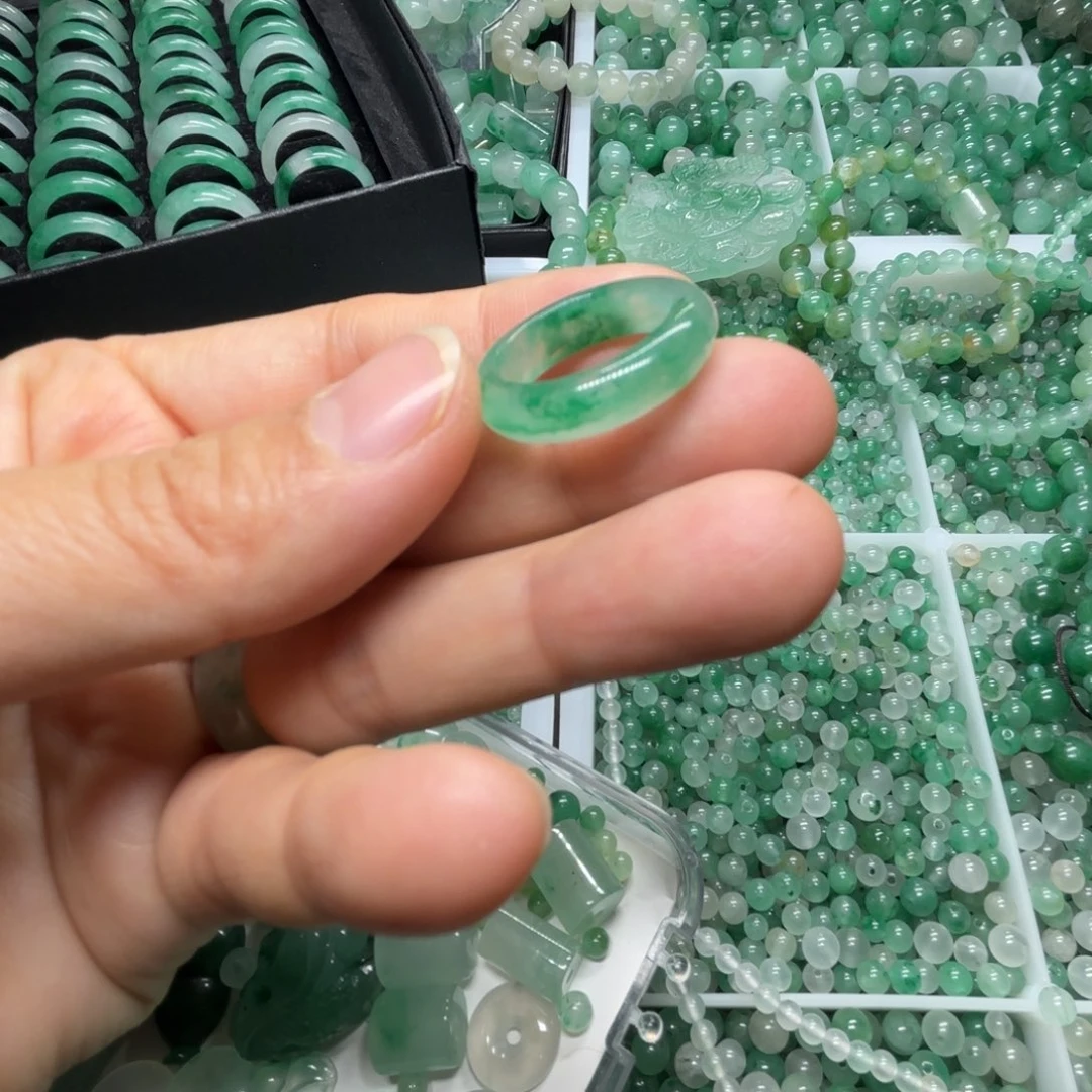 石英质玉（非洲翠）未镶嵌港码15号