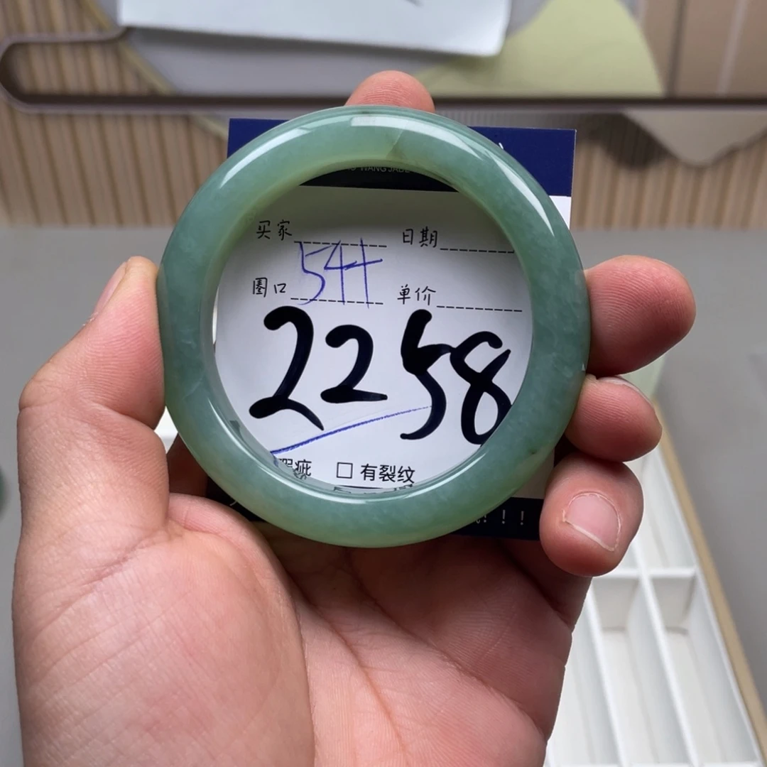 岫玉手镯手镯未镶嵌