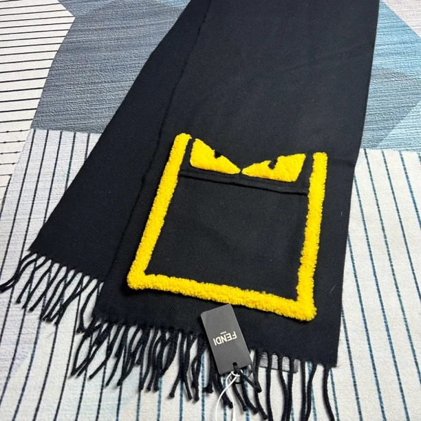 未使用 FENDI/芬迪 芬迪怪兽围巾