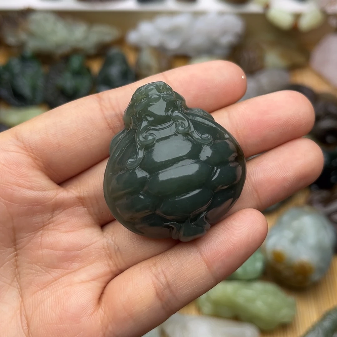 和田玉未镶嵌把件