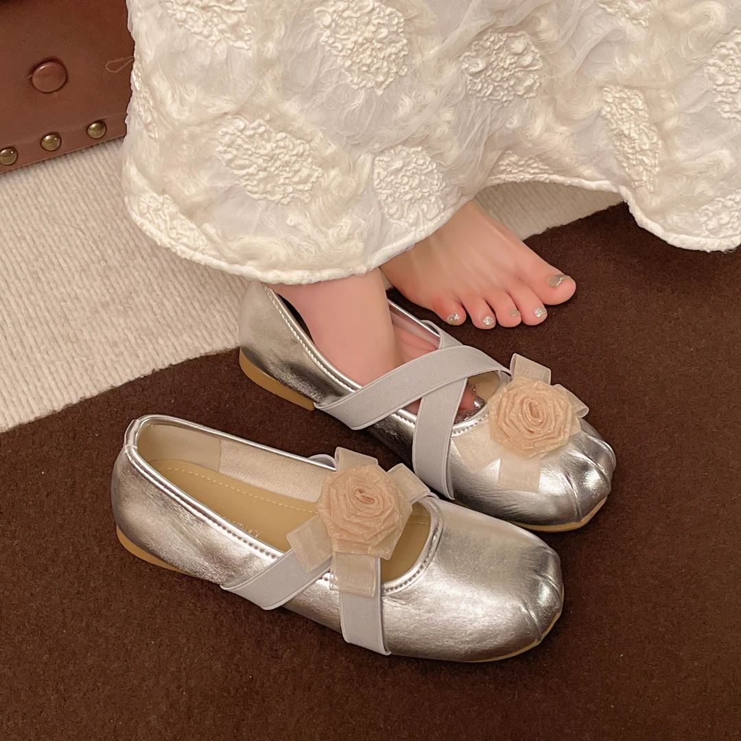 包头法式山茶花2025温柔风玛丽珍鞋夏季新款配裙子鞋柔软小白鞋