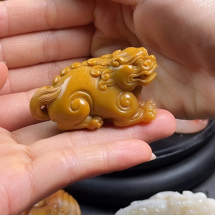 寿山石手把件把玩