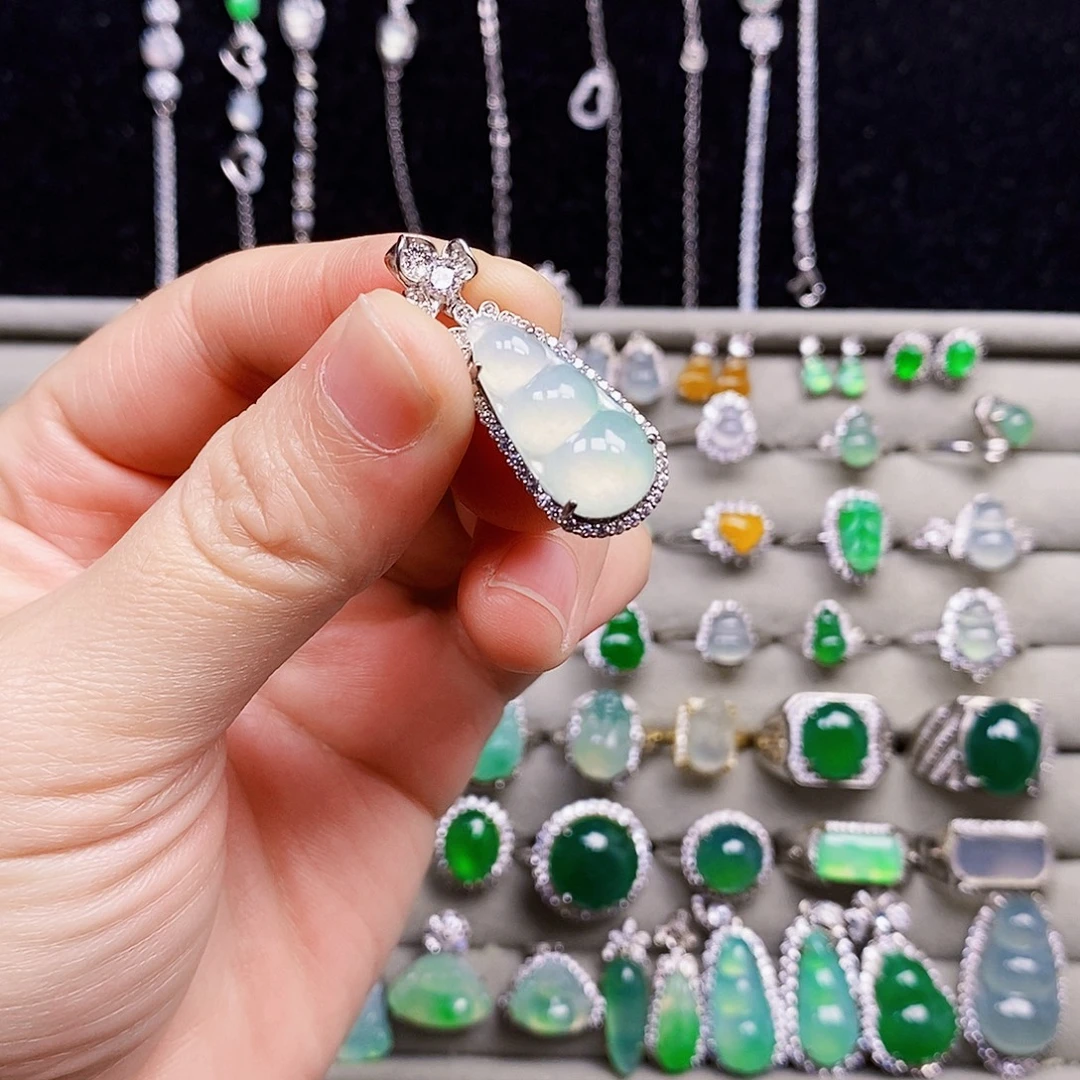 翡翠银S925镶嵌颈饰豆子