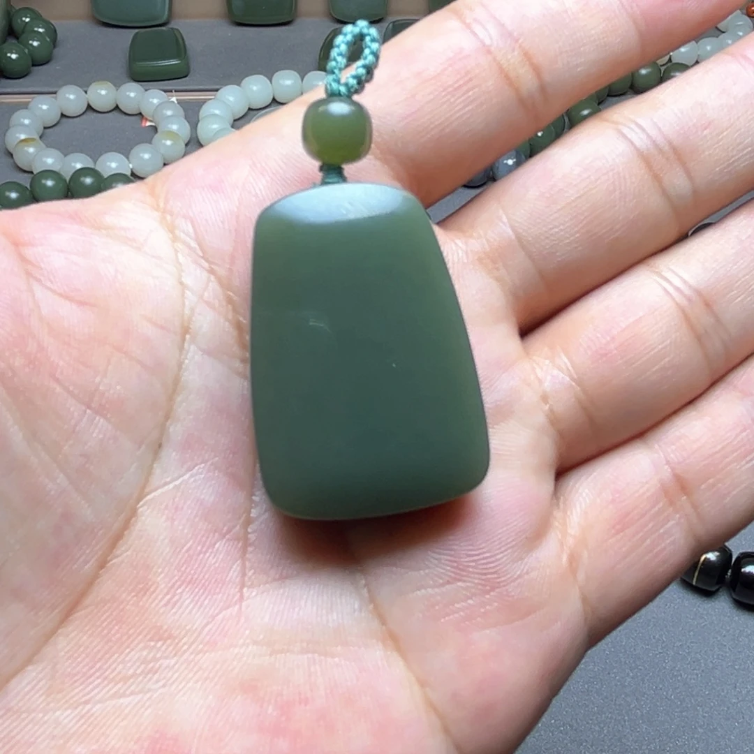 未镶嵌手链和田玉沙枣青无事牌