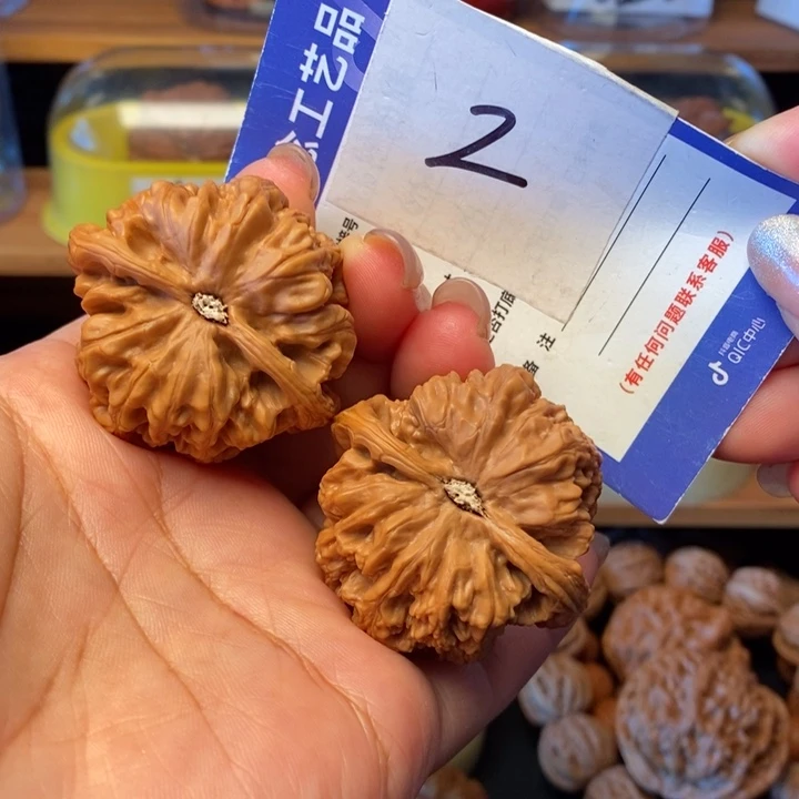 文玩核桃吊坠42粗筋