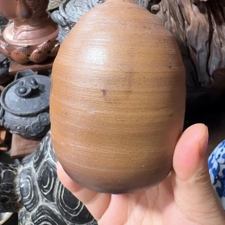 主人杯一个，瓷。。。品茗