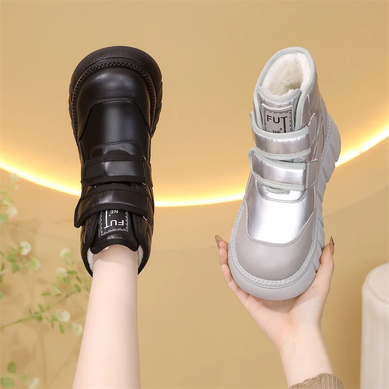 东北厚底防水雪地靴女2025新款魔术贴保暖加绒棉鞋百搭软底防滑