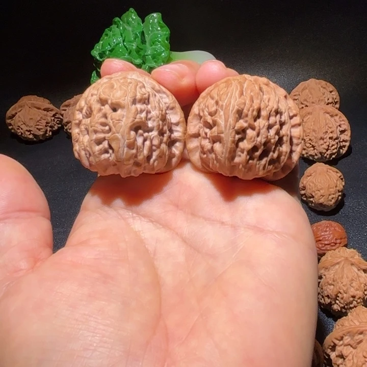 菩提籽类文玩核桃吊坠白狮子38