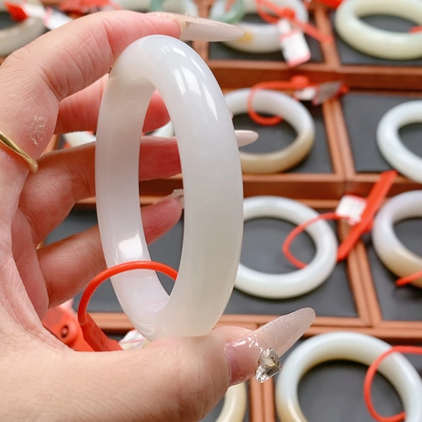 【闪购商品】未镶嵌手镯和田玉